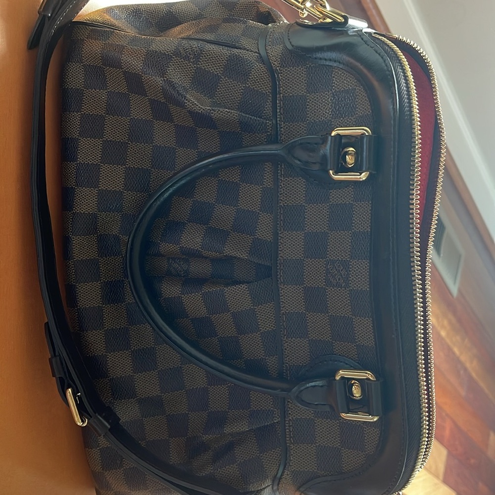 100% Authentic Louis Vuitton Trevi Brown Damier Ebene Canvas Satchel Bag.